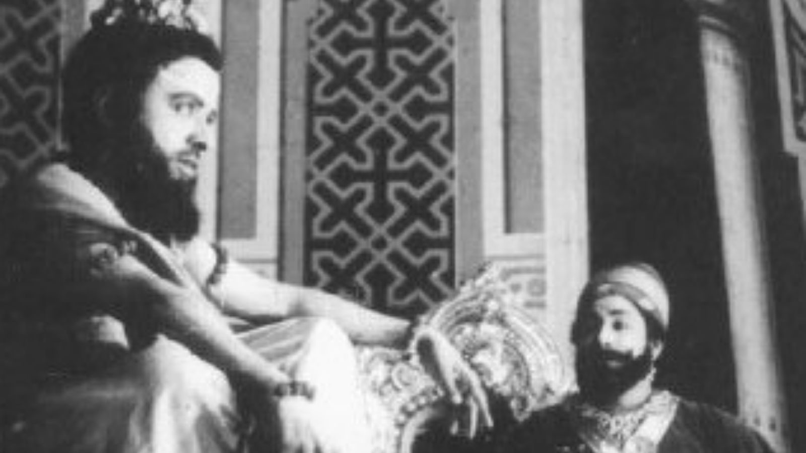 இந்த துறவி தமிழகத்தின் முக்கிய முதலமைச்சர், ஆனால் எம்.ஜி.ஆர் இல்லை... யாரென்று தெரிகிறதா?