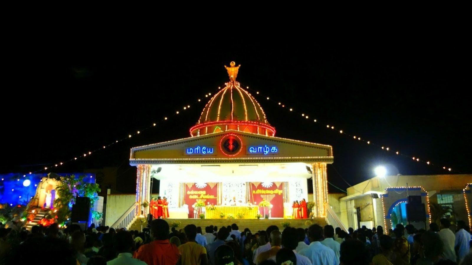 ஈஸ்டர் திருநாள் கொண்டாட்டம்.. சென்னை பெசன்ட் நகர் தேவாலயத்தில் சிறப்பு பிரார்த்தனை