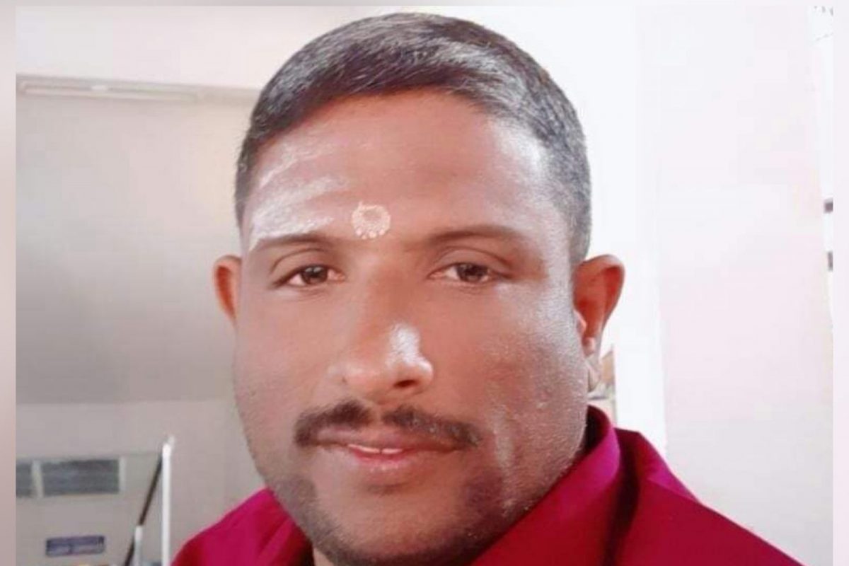 ஆர்எஸ்எஸ் தலைவர் ஐவர் கும்பலால் வெட்டிக்கொலை