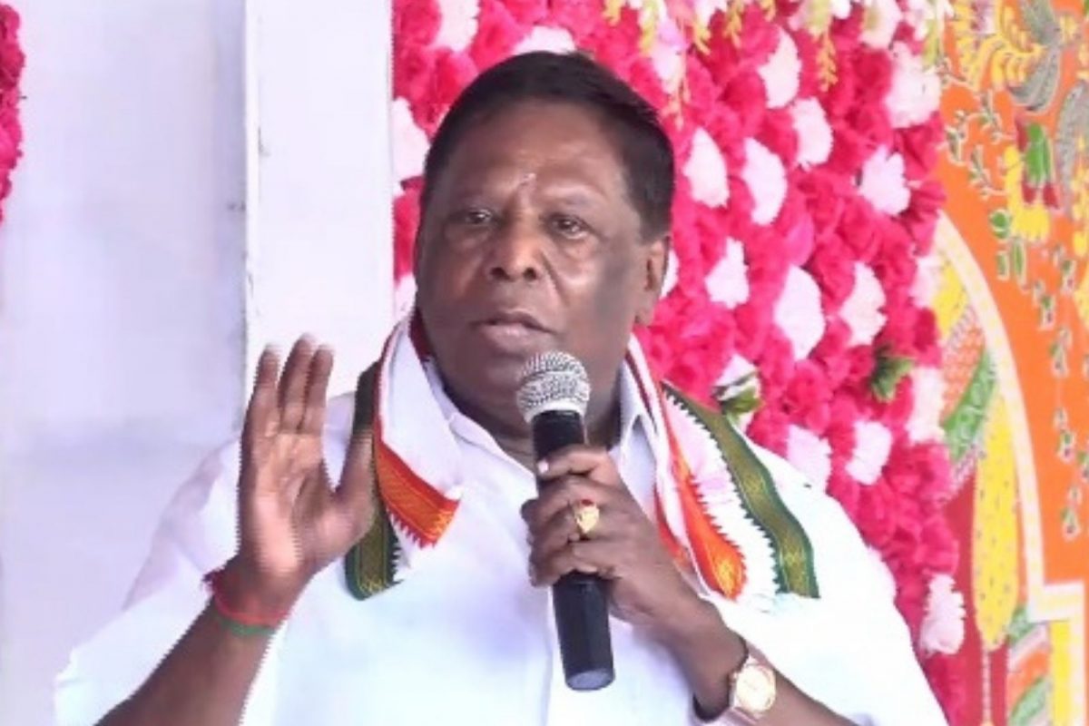 'முதுகில் அழுக்கு உள்ளவன்தான் மோடிக்கு பயப்படுவான்' - நாராயணசாமி