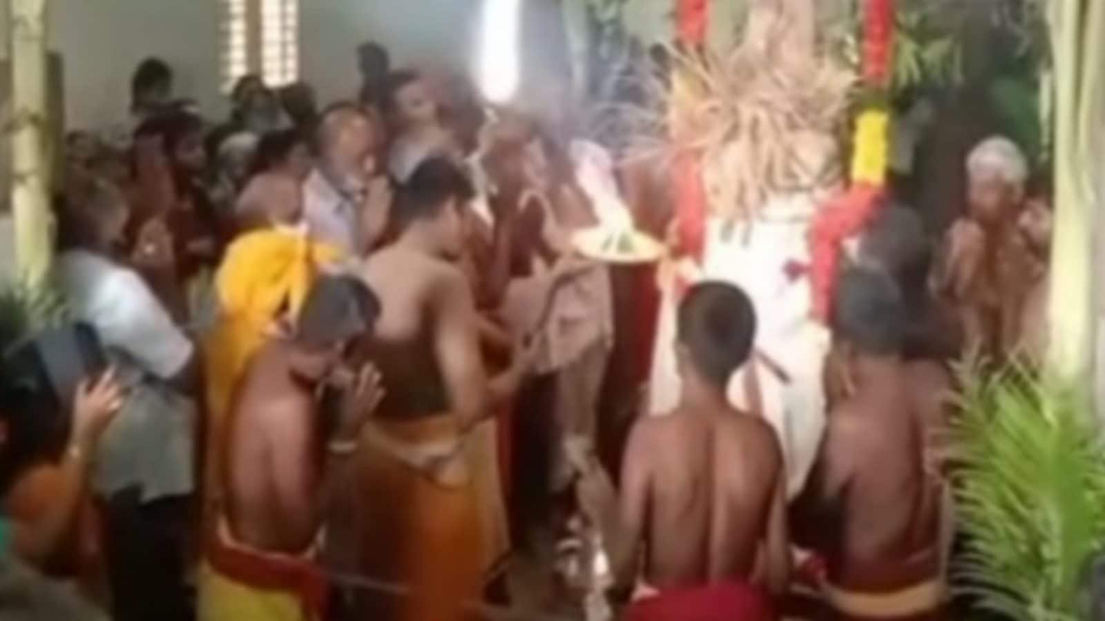 ராஜபாளையம் திரெளபதி அம்மன் கோவில் பூக்குழி திருவிழா கொடியேற்றத்துடன் தொடக்கம்!