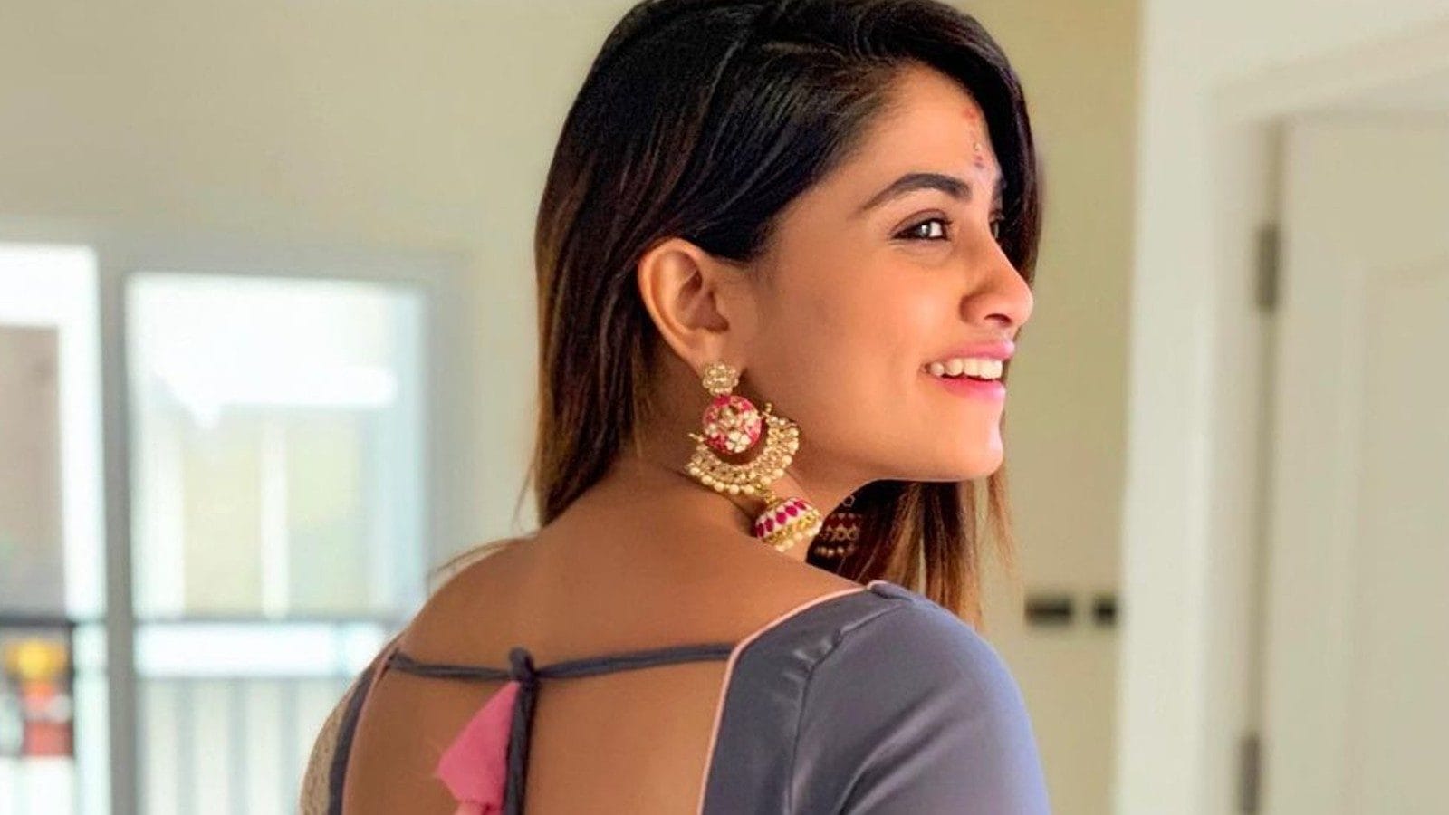 இதற்கு முன்பு பிக் பாஸ் ஷிவானியை இப்படி பார்த்து இருக்கவே மாட்டீங்க! வைரல் வீடியோ