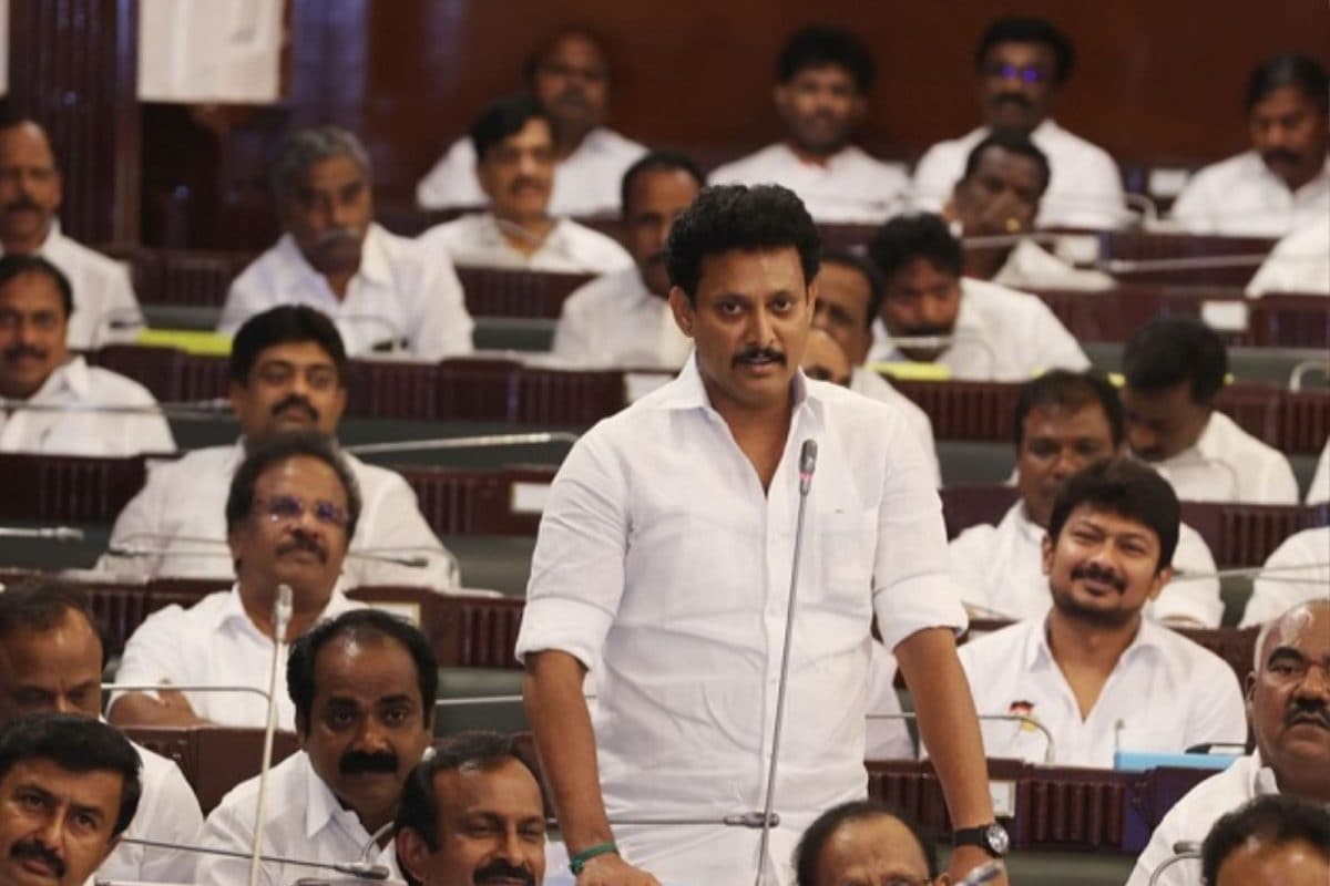 பள்ளிக்கல்வித் துறை மானிய கோரிக்கையில் இதெல்லாம் பழசு.. அதிமுக திட்டங்களின்  தொடர்ச்சியை அறிவித்த திமுக