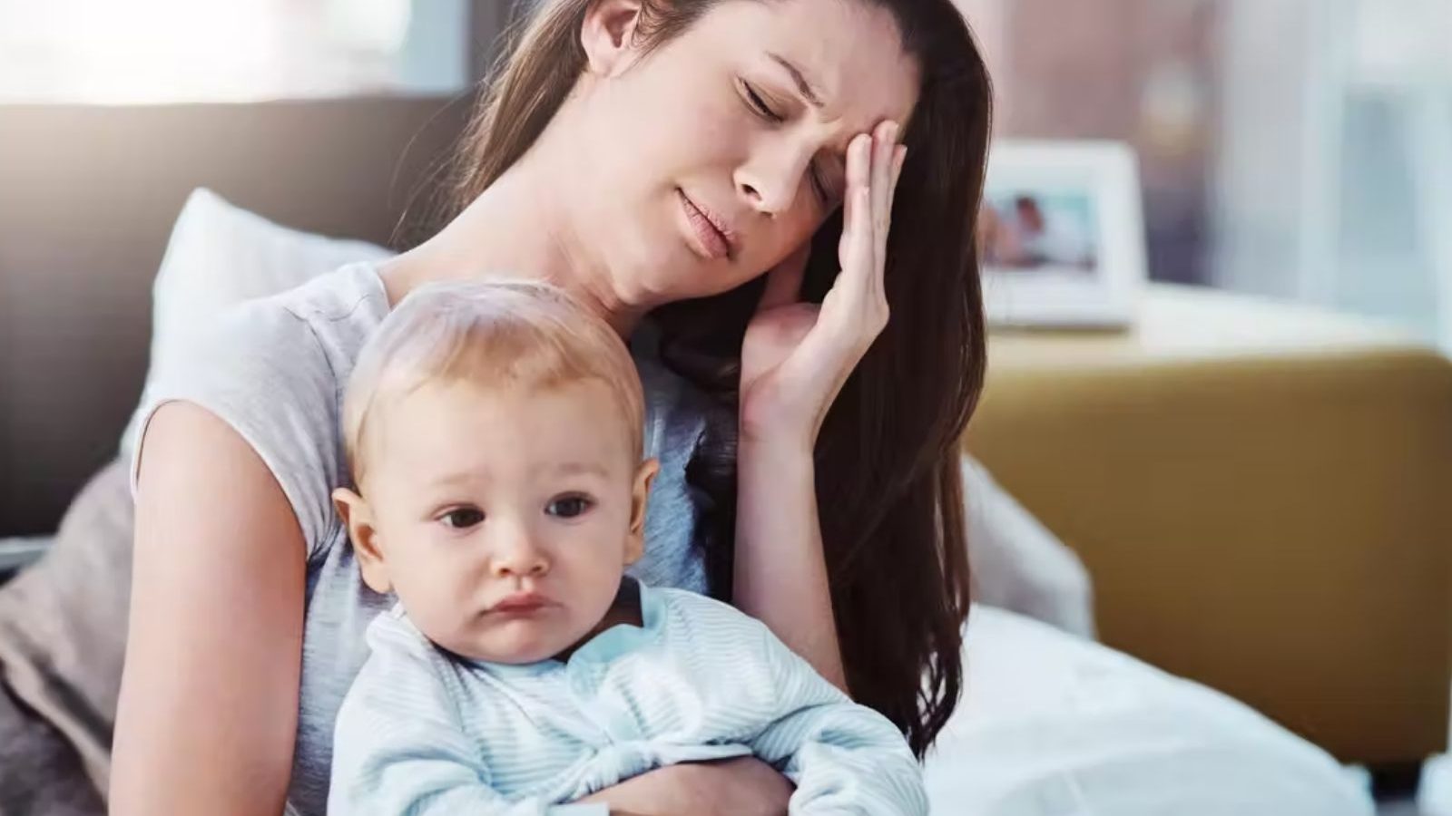 குழந்தை பெற்றெடுத்த பிறகு சரியான நேரத்தில் தூங்க முடியவில்லையா? - உங்களுக்கான டிப்ஸ்..!