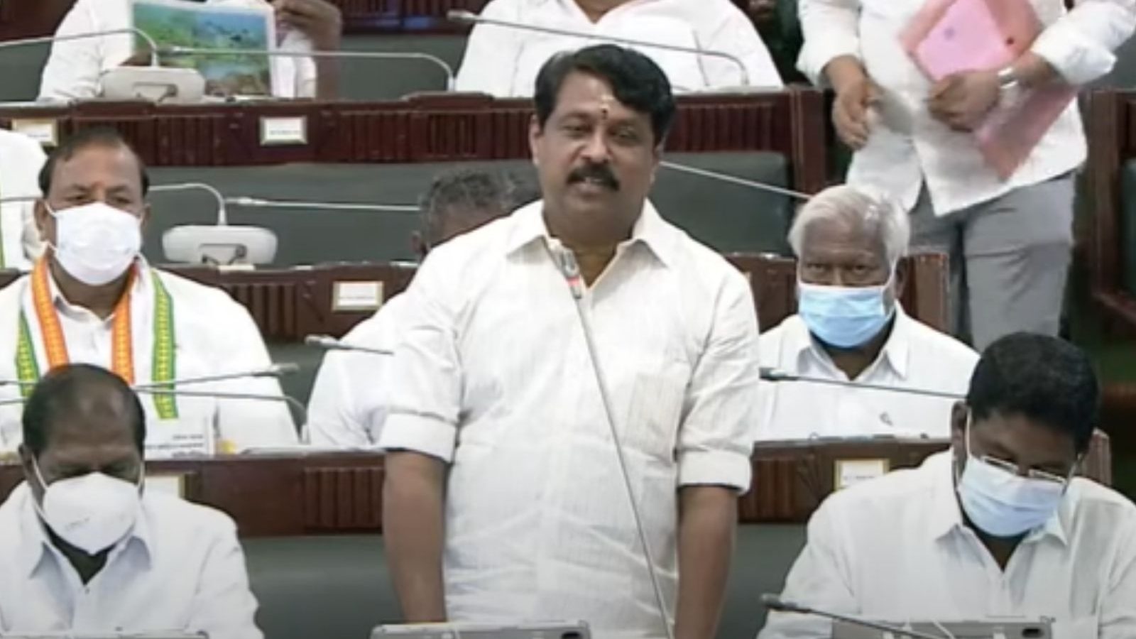 முதலமைச்சர் மு.க.ஸ்டாலினுக்கு பாஜக எம்.எல்.ஏ. நயினார் நாகேந்திரன் பாராட்டு... கட்சி பாராமல் தொகுதிக்கு திட்டங்களை வழங்குவதாக பேச்சு