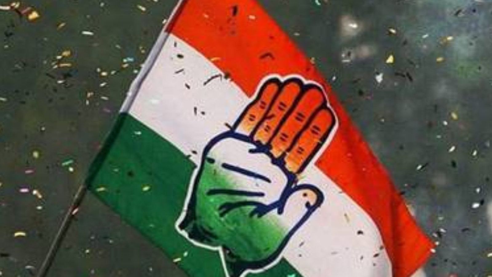 புதுச்சேரி காங்கிரஸுக்கு புதிய நிர்வாகிகள்... தலைவர் பதவியை கைப்பற்ற சீனியர், ஜூனியர் இடையே கடும் போட்டி