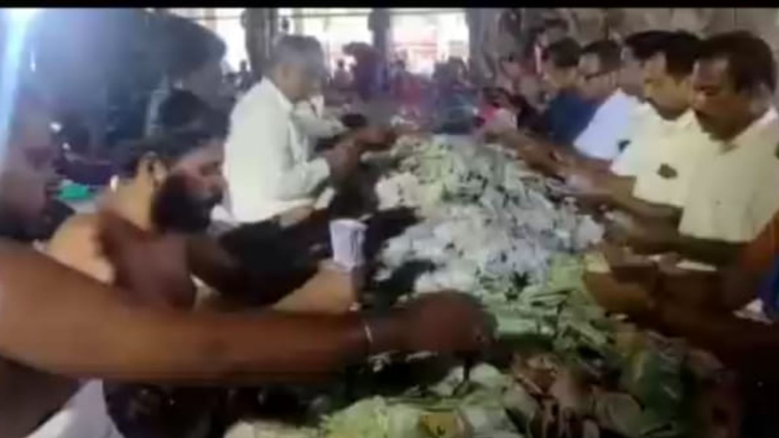 மதுரை சித்திரை திருவிழா: கள்ளழகர் தள்ளு உண்டியலில் குவிந்த காணிக்கை.. எவ்வளவு தெரியுமா?