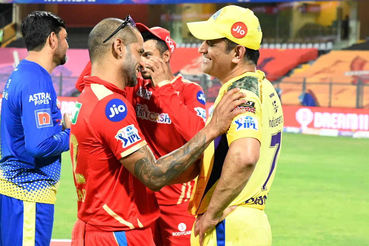  இப்போது ஷிகர் தவானுடன் அன்பான பேச்சு.
