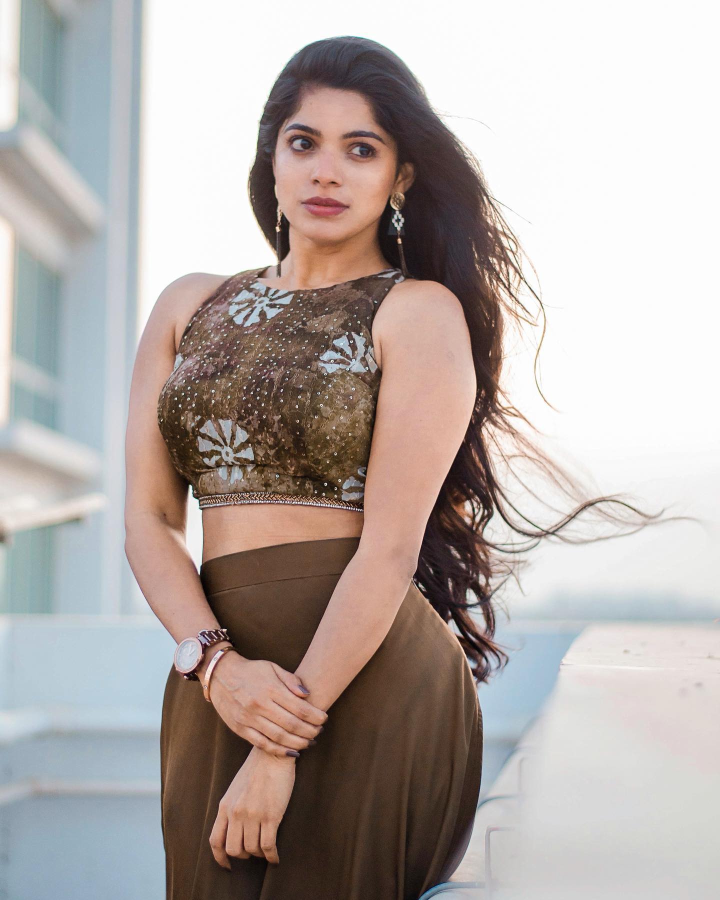  திவ்ய பாரதிக்கு இன்ஸ்டாகிராமில் 2 மில்லியன் பின்தொடர்பாளர்கள் உள்ளனர். இவர் பதிவிட்ட லேட்டஸ்ட் புகைப்படங்கள் தற்போது வைரலாகி வருகிறது.