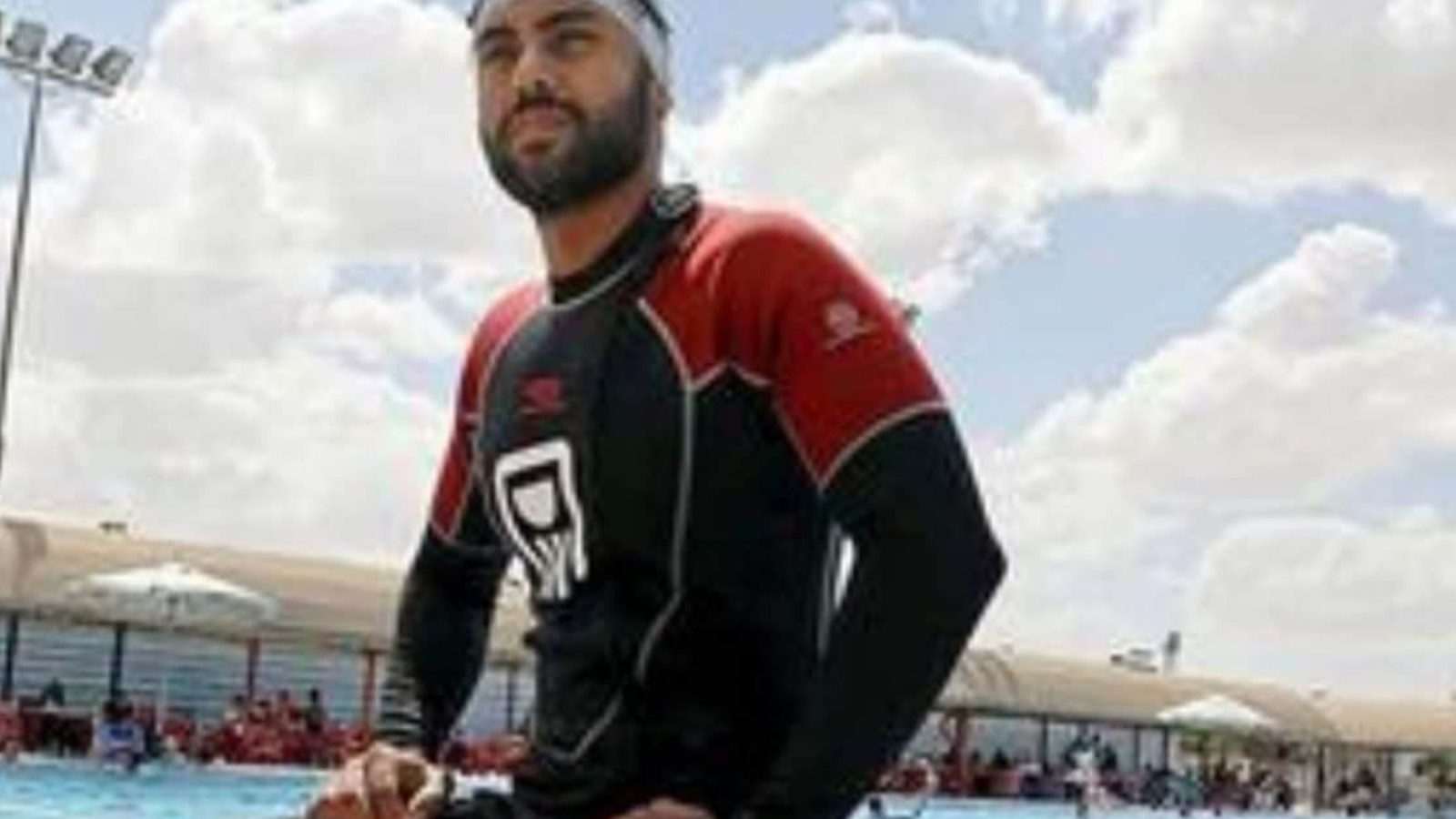 விடாமுயற்சி, தன்னம்பிக்கைக்கு பெயர் பெற்ற நீச்சல் வீரர்.. விபத்தில் கால் முறிந்த பிறகும் 2 கின்னஸ் சாதனை