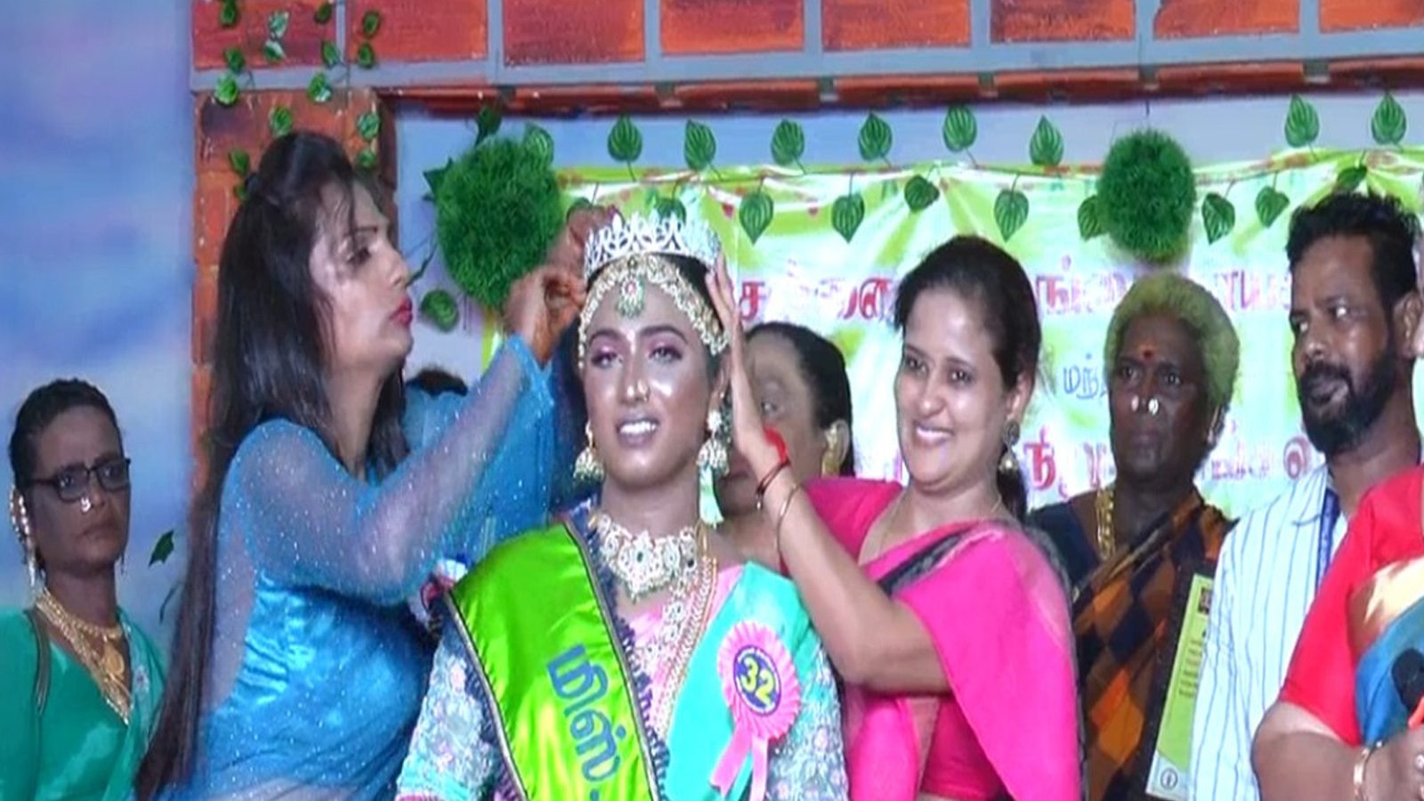 மிஸ் கூவாகம் அழகிப்போட்டி 2022: மகுடம் சூடினார் சென்னை சாதனா! (படங்கள்)