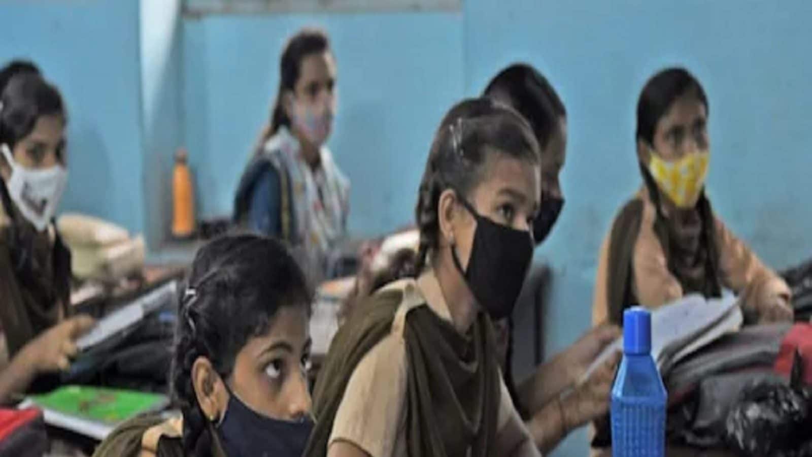 பள்ளிகளிலேயே வேலைவாய்ப்புக்கு பதிவு செய்யும் நடைமுறை ரத்து