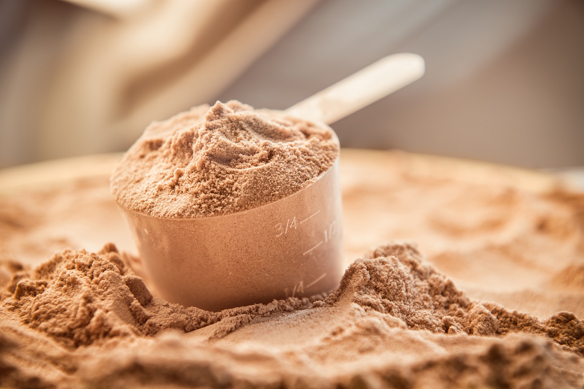  அதிக புரோட்டீன் (Whey protein): Whey protein-ஐ நீங்கள் தேர்வு செய்தால் நீங்கள் வாங்கும் போது அது கலப்படம் அல்லது வேறு பொருட்களின் சேர்க்கைகள் இல்லாத உண்மையான தயாரிப்பா என்பதை உறுதிப்படுத்தி கொள்ளுங்கள். இது உடற்பயிற்சி செயல்திறனை மேம்படுத்துகிறது மற்றும் ஸ்டாமினாவை அதிகரிக்கிறது. எடை இழப்பு மற்றும் வலிமையை மேம்படுத்த உதவுகிறது.
