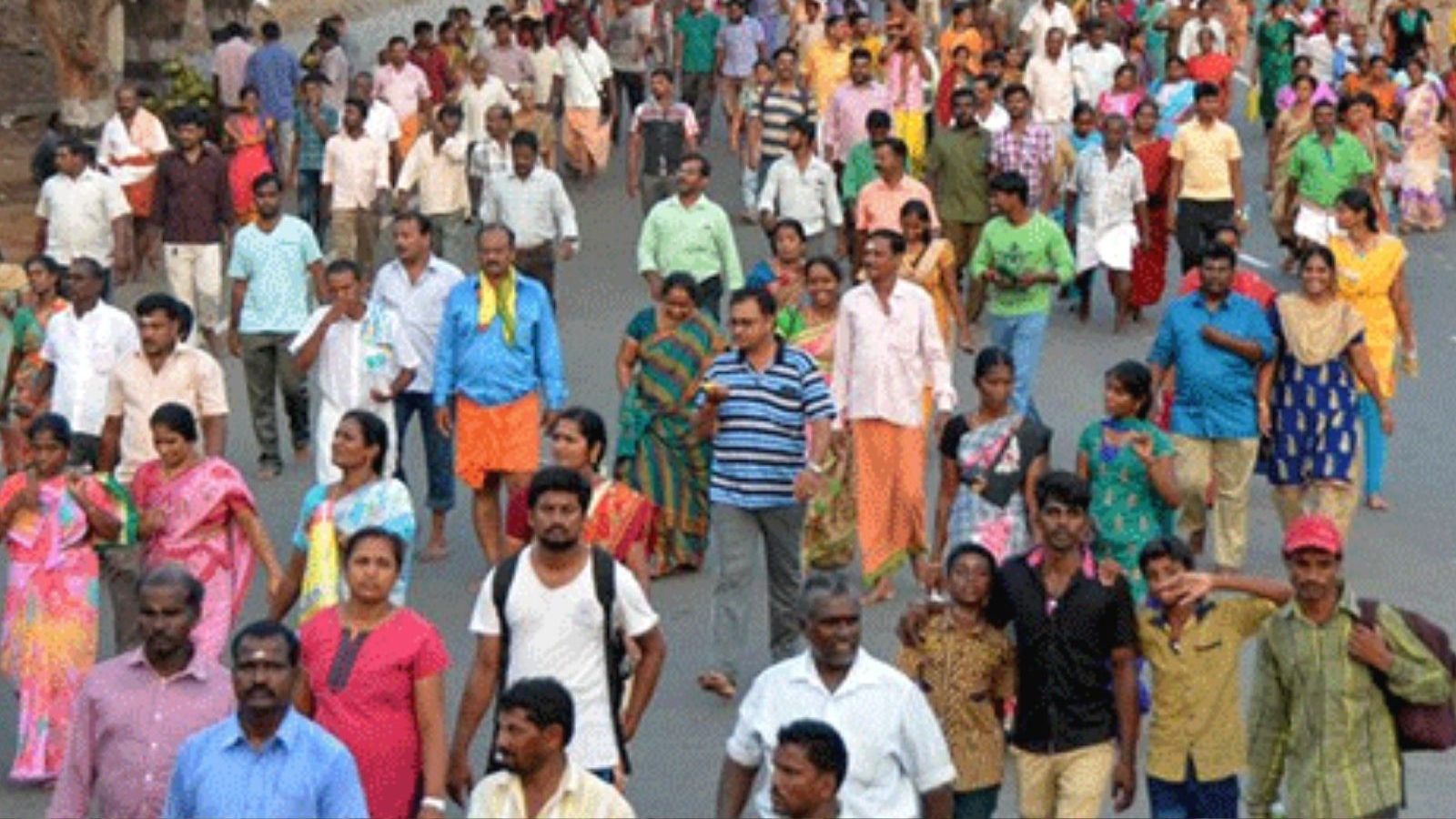 திருவண்ணாமலையில் சித்ரா பவுர்ணமி கிரிவலம் : லட்சக்கணக்கான பக்தர்கள் பங்கேற்பு... மலை ஏறவும் கற்பூரம் ஏற்றவும் தடை!