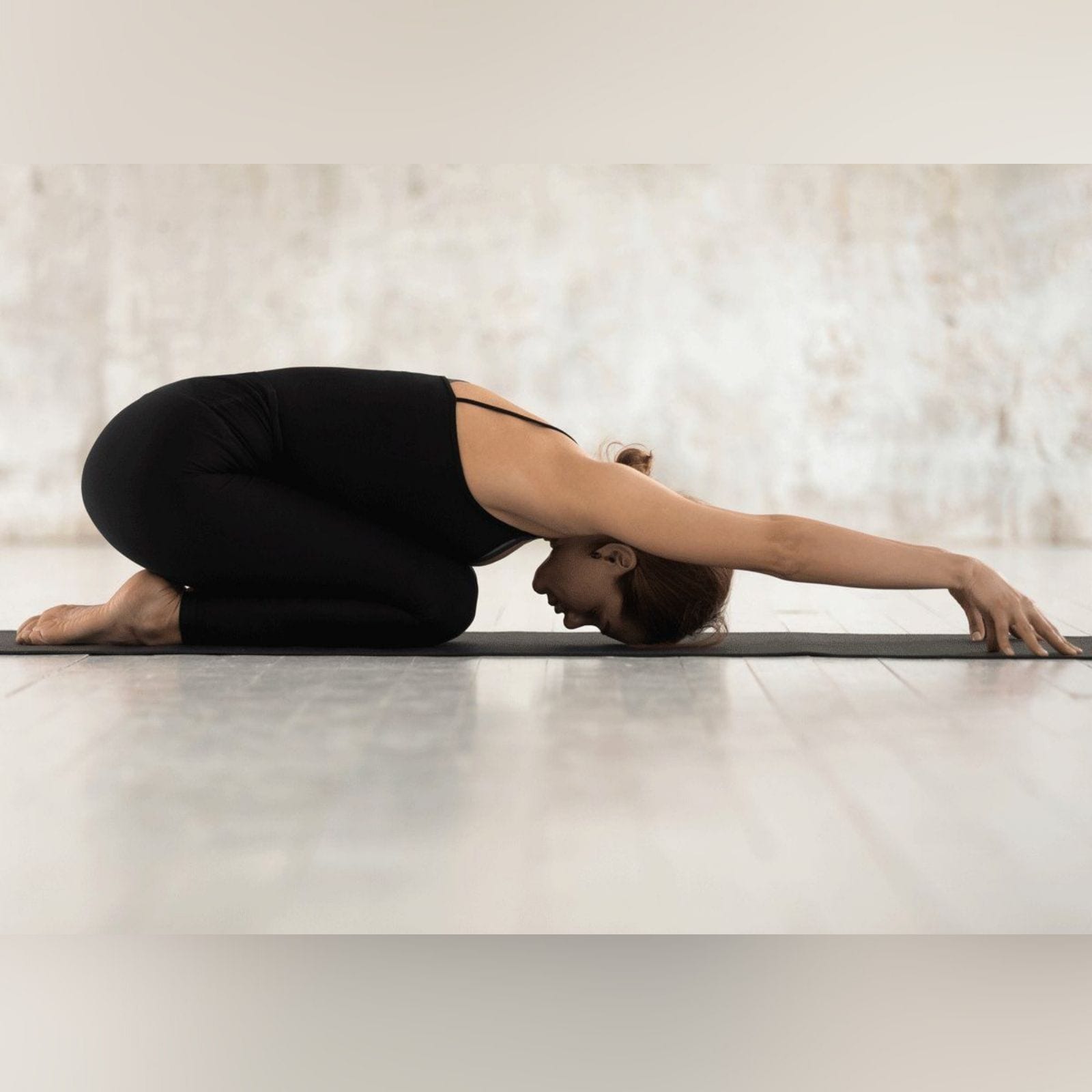 Kajal Aggarwal's unbelievably flexible yoga pose stuns netizens! - தமிழ்  News - IndiaGlitz.com