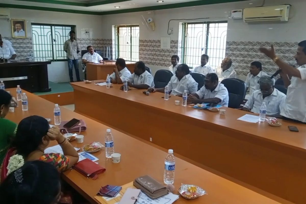 பரமக்குடி நகராட்சி: சொத்து வரி உயர்வு குறித்து தீர்மானம் நிறைவேற்றம்