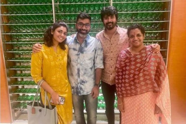 Unseen picture of Actor Sivakarthikeyan with his wife Aarthi, sivakarthikeyan, aarthi sivakarthikeyan, sivakarthikeyan baby, aarthi sivakarthikeyan second child, sivakarthikeyan second child,  sivakarthikeyan children, sivakarthikeyan boy baby, sivakarthikeyan son, sivakarthikeyan kutty sk, sivakarthikeyan doctor, சிவகார்த்திகேயன், நடிகர் சிவகார்த்திகேயன், சிவகார்த்திகேயன் படங்கள், சிவகார்த்திகேயன் மகன், சிவகார்த்திகேயன் ஆண் குழந்தை, ஆர்த்தி சிவகார்த்திகேயன்