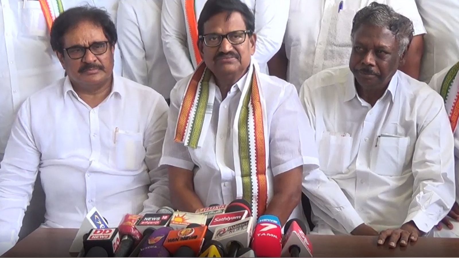 நெல்லை கல்குவாரி சட்டவிரோதமாக நடந்தது என கூறும் அதிகாரியை தூக்கிலிட வேண்டும் - கே.எஸ்.அழகிரி