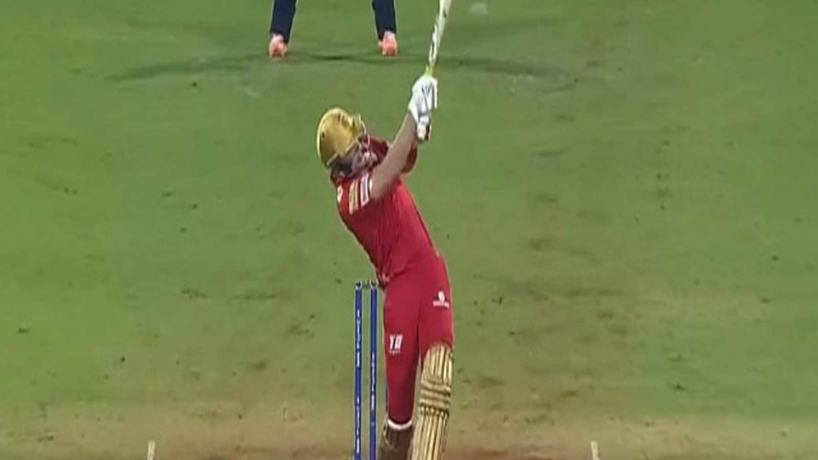 உலகின் மிகப்பெரிய சிக்ஸர்கள்: 2வது முறையாக சாதித்த லிவிங்ஸ்டன்- நம்பர் 1 ஷாகித் அப்ரீடி