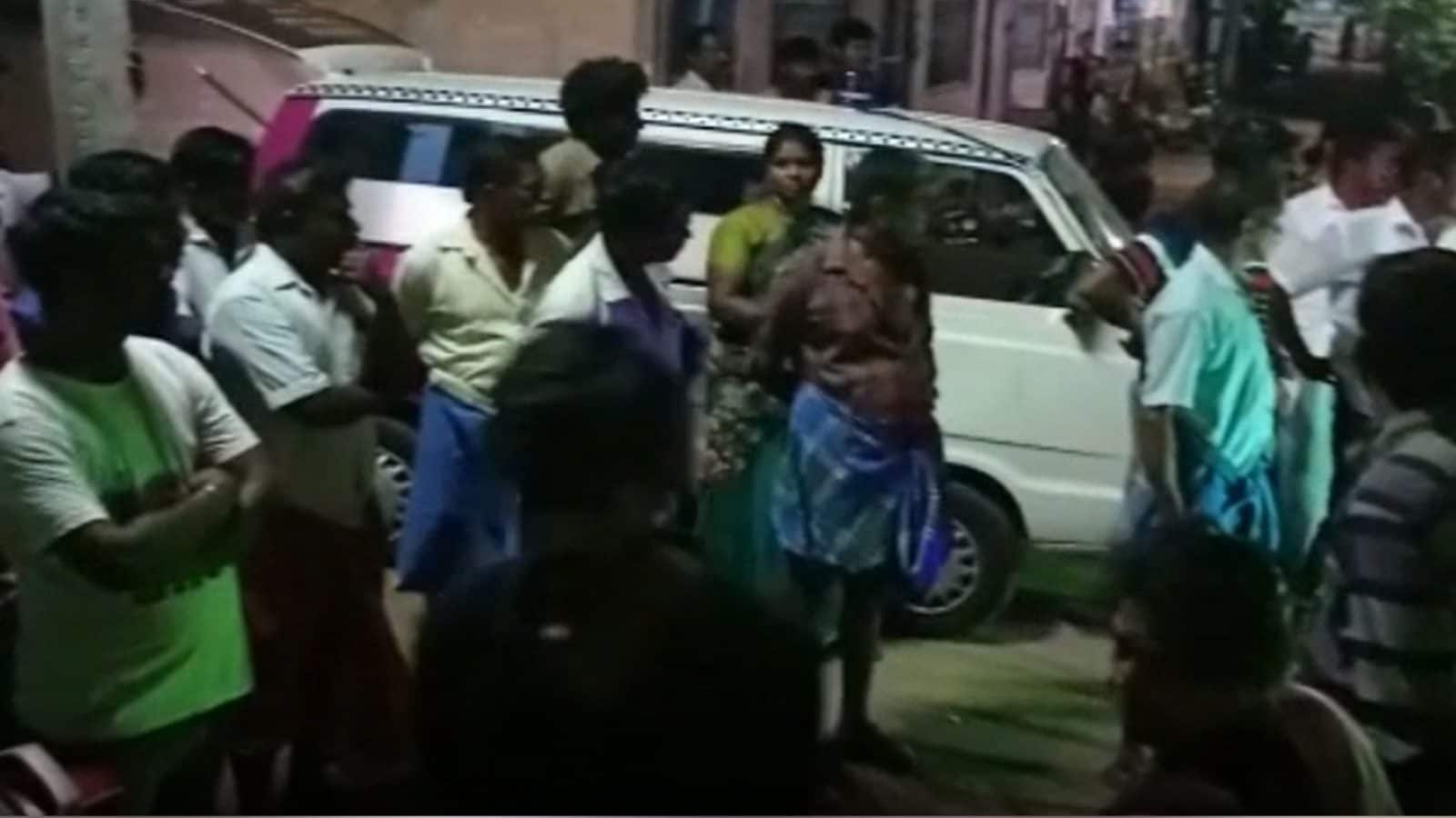 தூக்கில் தொங்கிய கள்ளக்காதல் ஜோடி.. பரிதவிக்கும் குழந்தைகள் - சிவகாசி அருகே பரபரப்பு