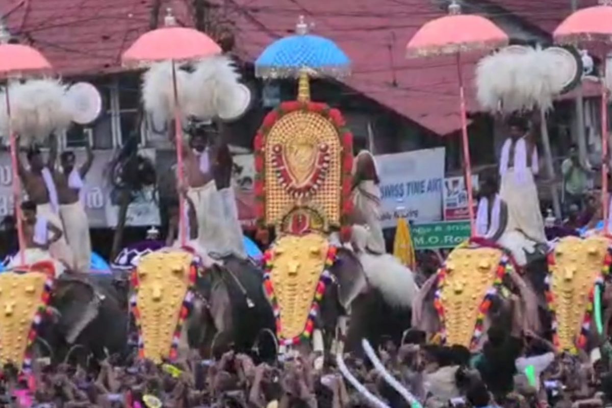  கொரோனா கட்டுபாடுகளால் கடந்த இரு ஆண்டுகளாக களையிழந்த இந்த திருவிழா  இவ்வாண்டு பிரமாண்டமாக நடைபெற்றது.