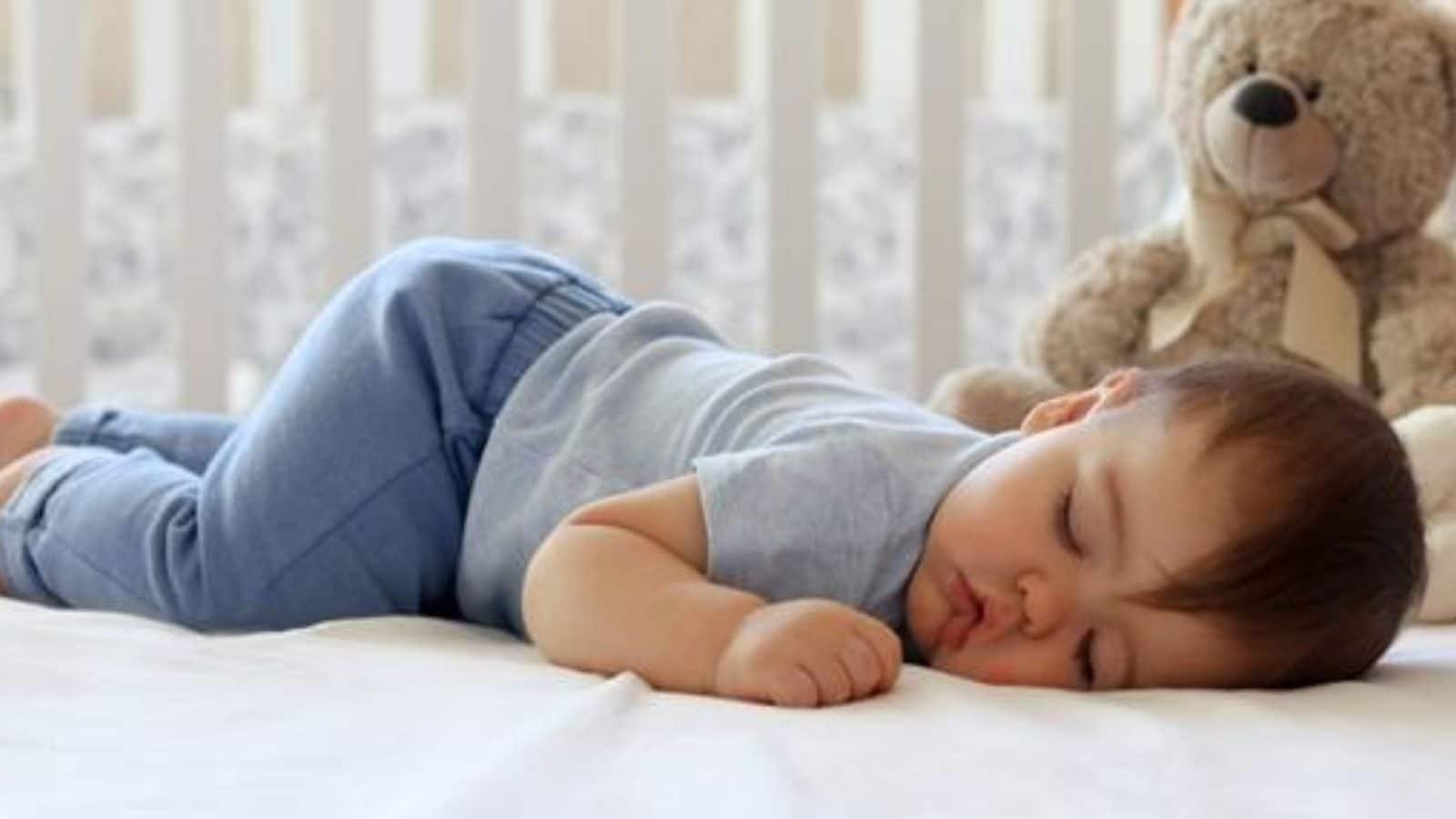 மழைக்கால நோய் தொற்று , கொசுக்கடியிலிருந்து பச்சிளம் குழந்தைகளை பாதுகாக்க டிப்ஸ்