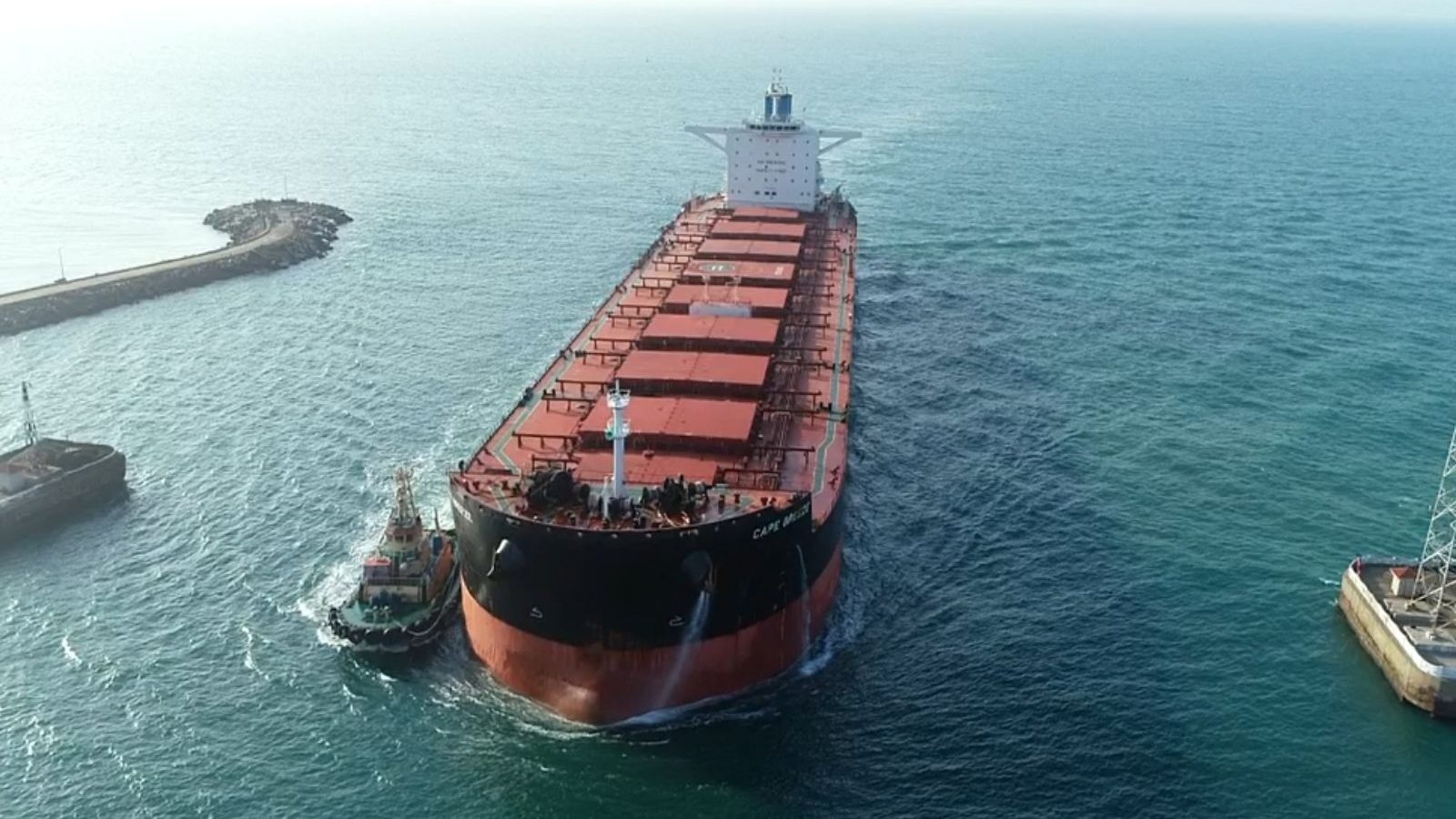 Cape Breeze: தூத்துக்குடி துறைமுகத்துக்கு மிகப் பெரிய கப்பல் வருகை