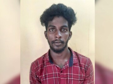 பெண்ணிடம் செல்போன் பறித்த இளைஞர் 