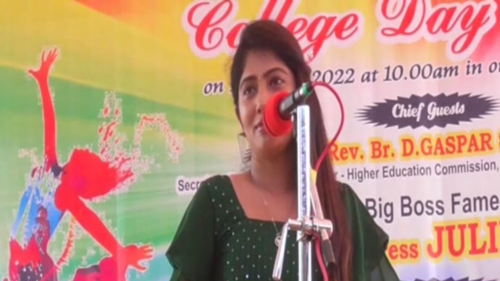 கல்லூரி நிகழ்ச்சிகளில் அவமானப்பட்டிருக்கிறேன் - வேதனையுடன் பேசிய பிக்பாஸ் ஜூலி