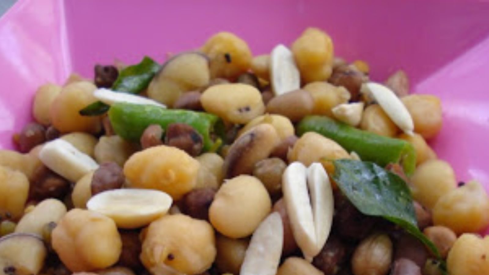 சத்துகள் நிறைந்த கதம்ப சுண்டல் எப்படி செய்வது?