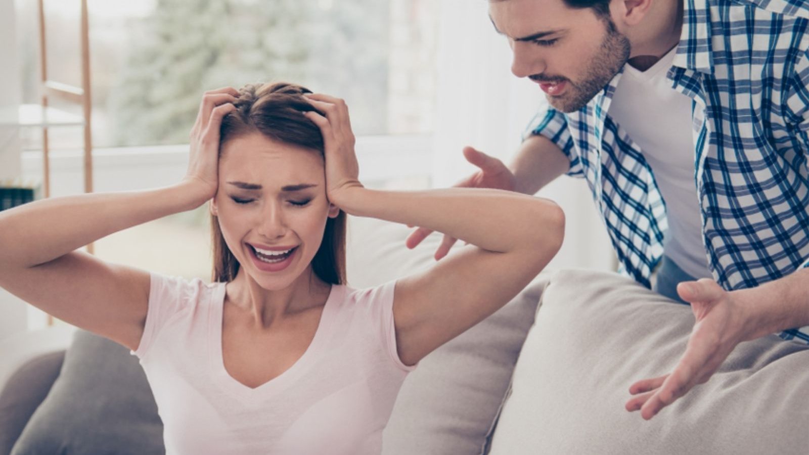 கோபக்கார கணவனை சமாளிக்க மனைவி செய்ய வேண்டிய 7 விஷயங்கள்..!