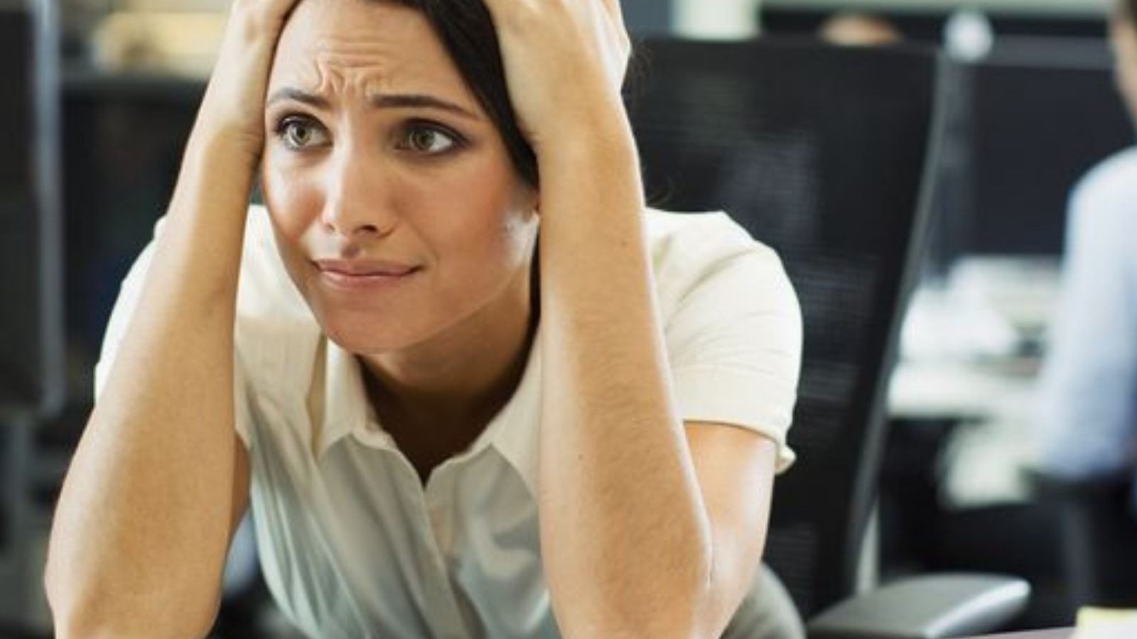 உஷார்... பணியிடத்தில் இதையெல்லாம் செய்தால் உங்கள் மீதான மதிப்பு குறையலாம்..!