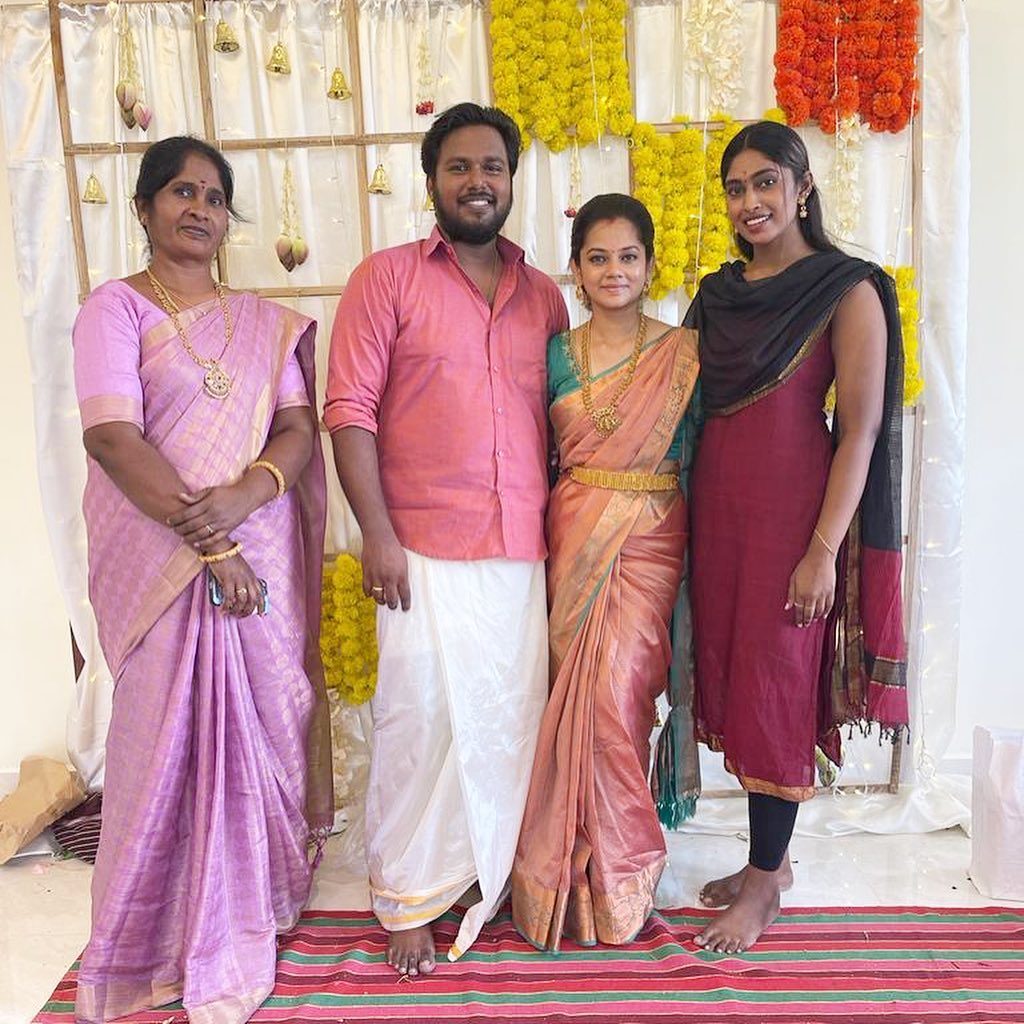  இந்நிலையில் தங்கள் வீடு திறப்பு விழாவில் கலந்துக் கொண்ட பிரபலங்களின் படங்களை இன்ஸ்டகிராமில் வெளியிட்டு நன்றி தெரிவித்துள்ளார் அனிதா.