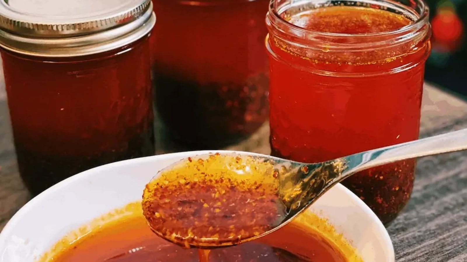 உணவில் காரம் போதவில்லையா..? நொடியில் கார சுவையை கொண்டு வர இந்த எண்ணெய் தயார் செஞ்சு வச்சுக்கோங்க..!