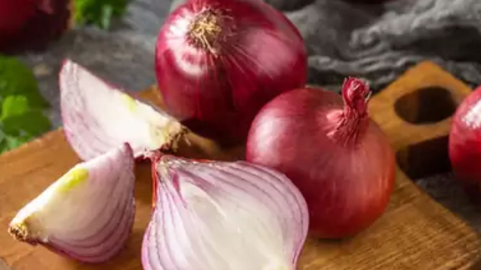 கோடைக்காலத்தில் வெங்காயம் அதிகமாக சேர்த்துக்கொள்ள வேண்டும் : ஏன் தெரியுமா..?