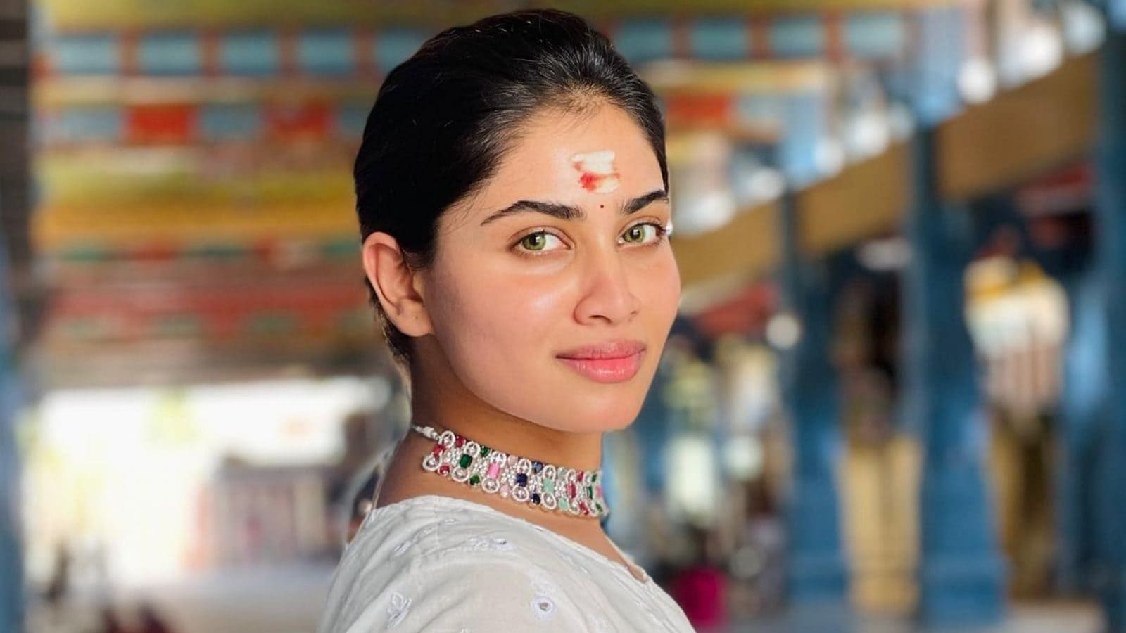 Shivani Narayanan worshiped at Karumariamman Temple .. This is the reason!  – News18 தமிழ்