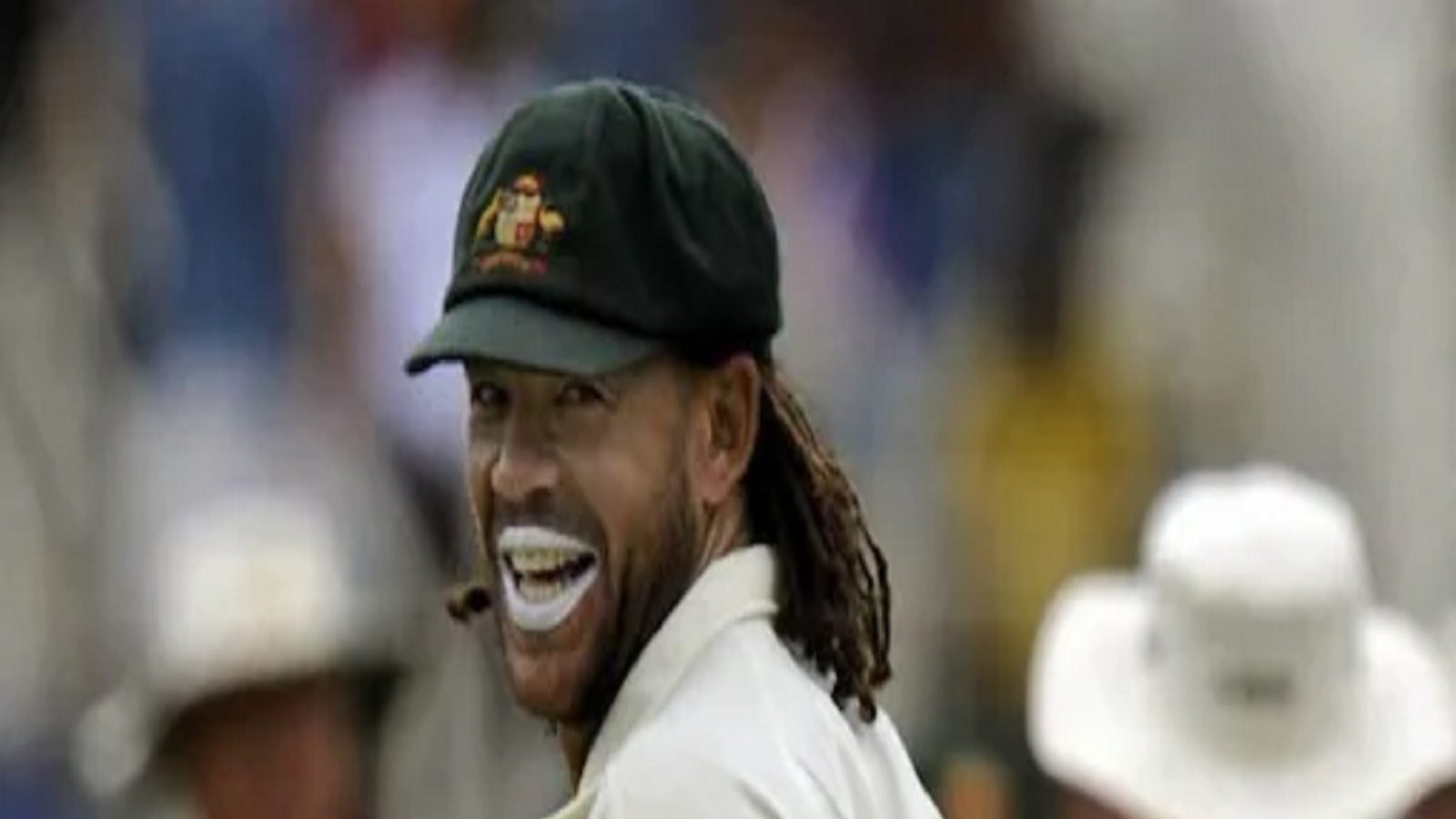 Andrew Symonds: சைமண்ட்ஸ் உடலை விட்டு அகலாமல் கண்ணீருடன் இருந்த அவரது செல்ல வளர்ப்பு நாய்