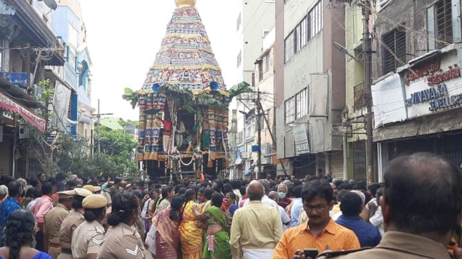 மலைக்கோட்டை தாயுமான சுவாமி கோயில் சித்திரை தேரோட்டம் கோலாகலம்..