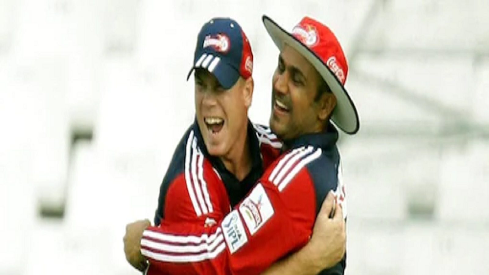 டேவிட் வார்னர் பார்ட்டி பார்ட்டி என்று அலைவார், பிராக்டீசுக்கு வர மாட்டார், தகராறு செய்வார்- சேவாக் அதிர்ச்சி தகவல்