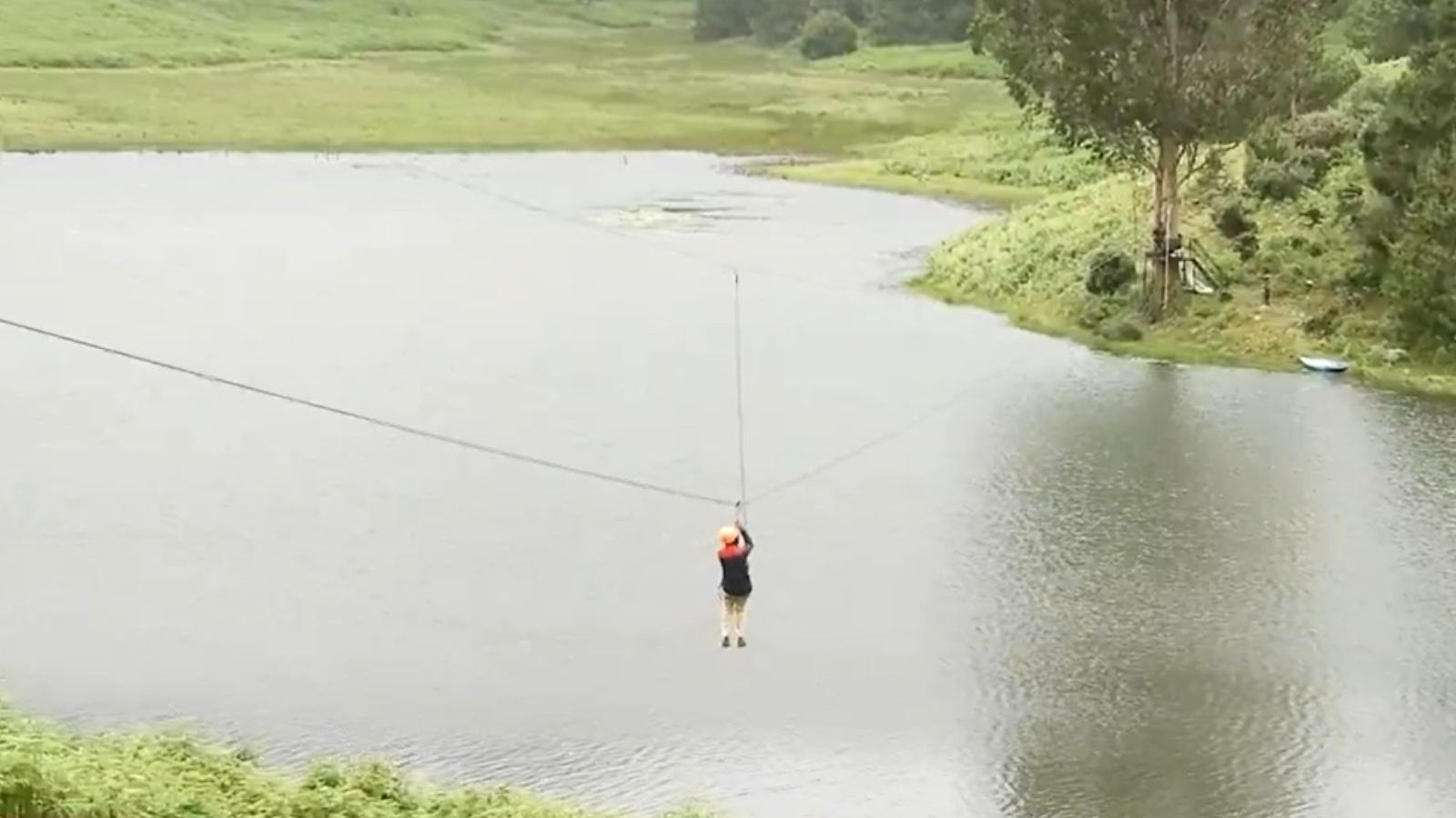 கொடைக்கானலில் ஏரி மேல் ஜிப்லைன் சேவை... சுற்றுலா பயணிகள் மகிழ்ச்சி