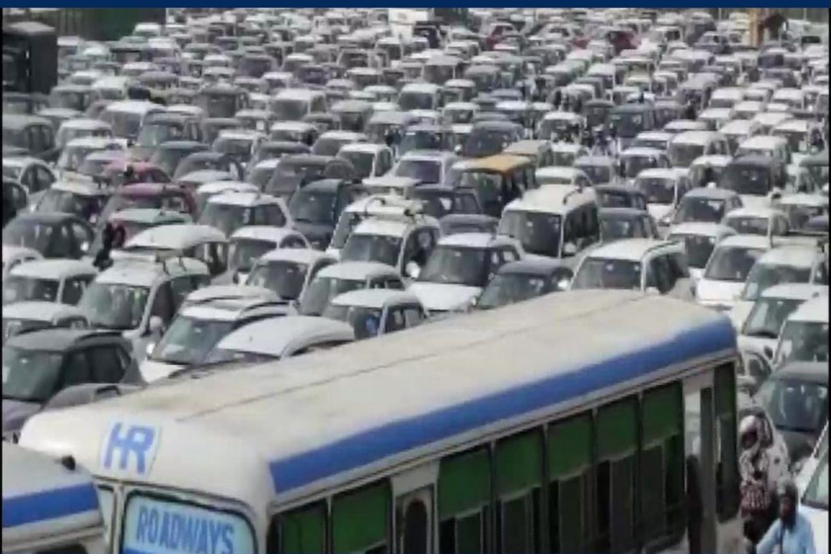 அக்னிபத் திட்டத்திற்கு எதிராக நாடு தழுவிய பந்த் - 700 ரயில்கள் ரத்து