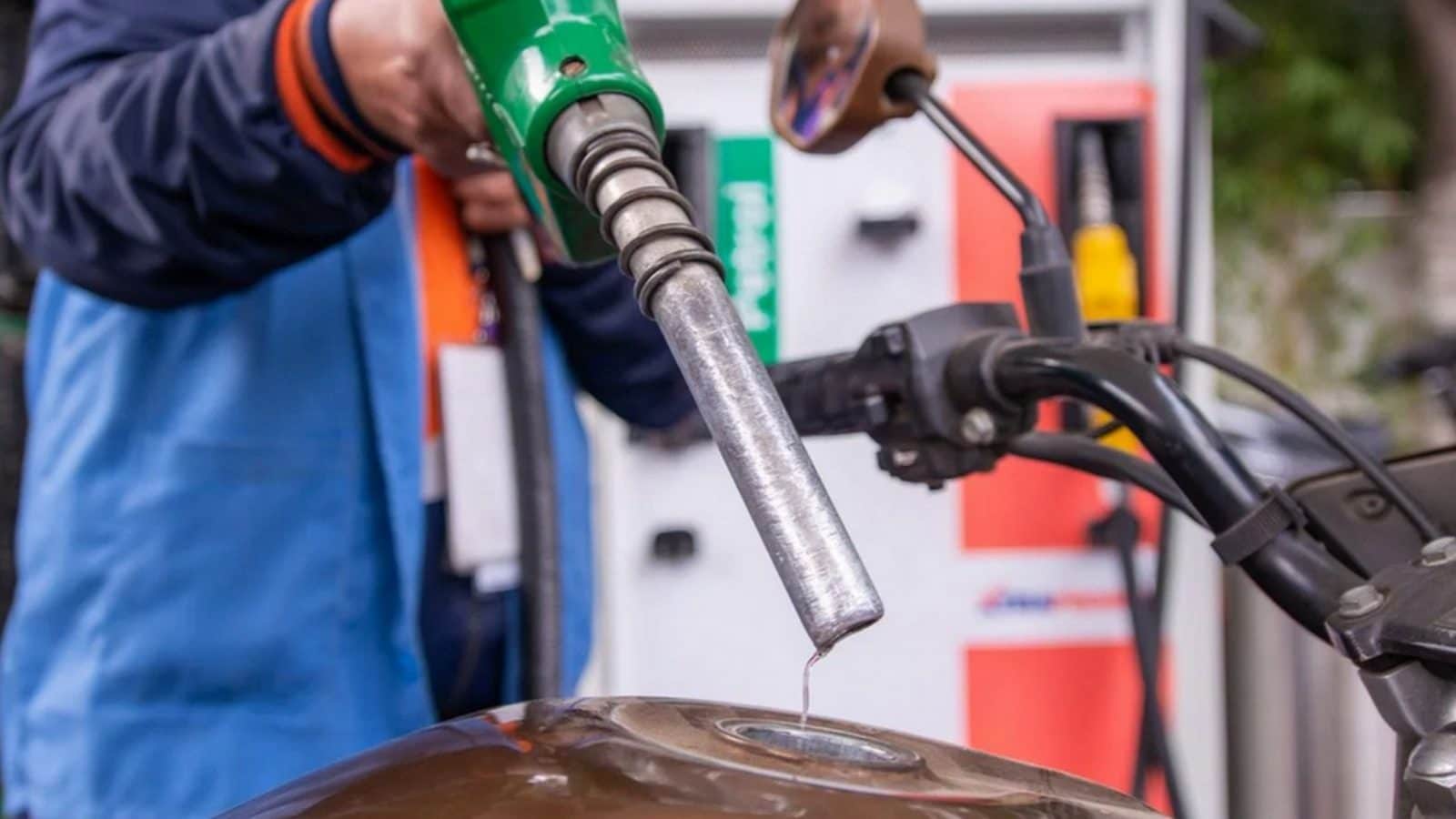 100 நாட்களாக மாற்றமின்றி விற்பனையாகும் பெட்ரோல், டீசல்.. இன்றைய (ஆகஸ்ட் 29, 2022) விலை நிலவரம்