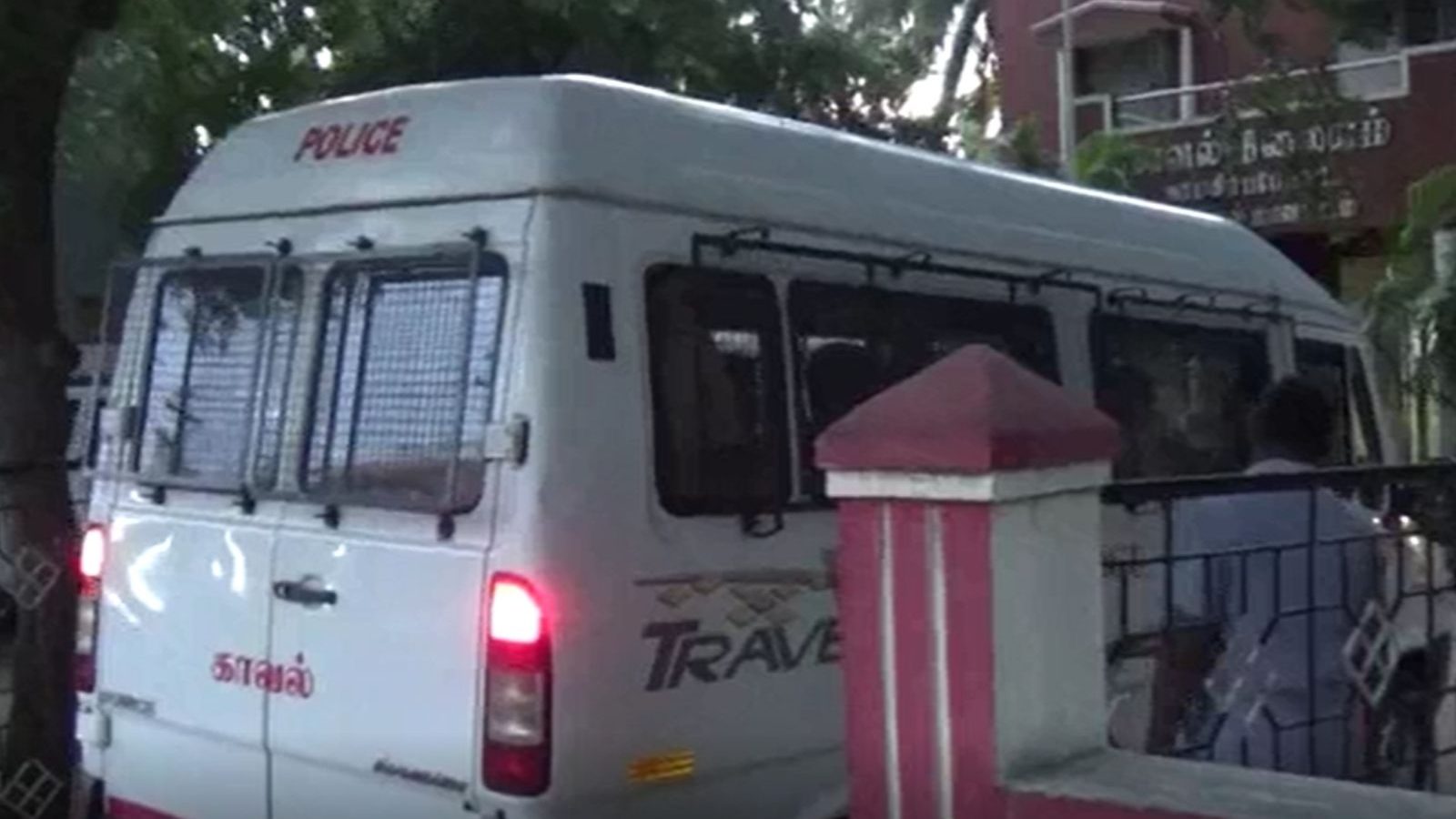 15 வயது சிறுமி கடத்தல், திருமணம்... இளைஞர் போக்சோவில் கைது - பெற்றோரிடம் விசாரணை