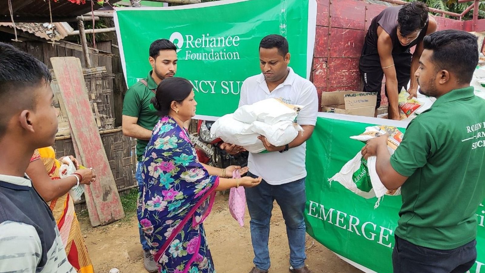 வெள்ளம் பாதித்த அசாம் மாநிலத்திற்கு ரிலையன்ஸ் குழுமம் ரூ.25 கோடி நிதியுதவி