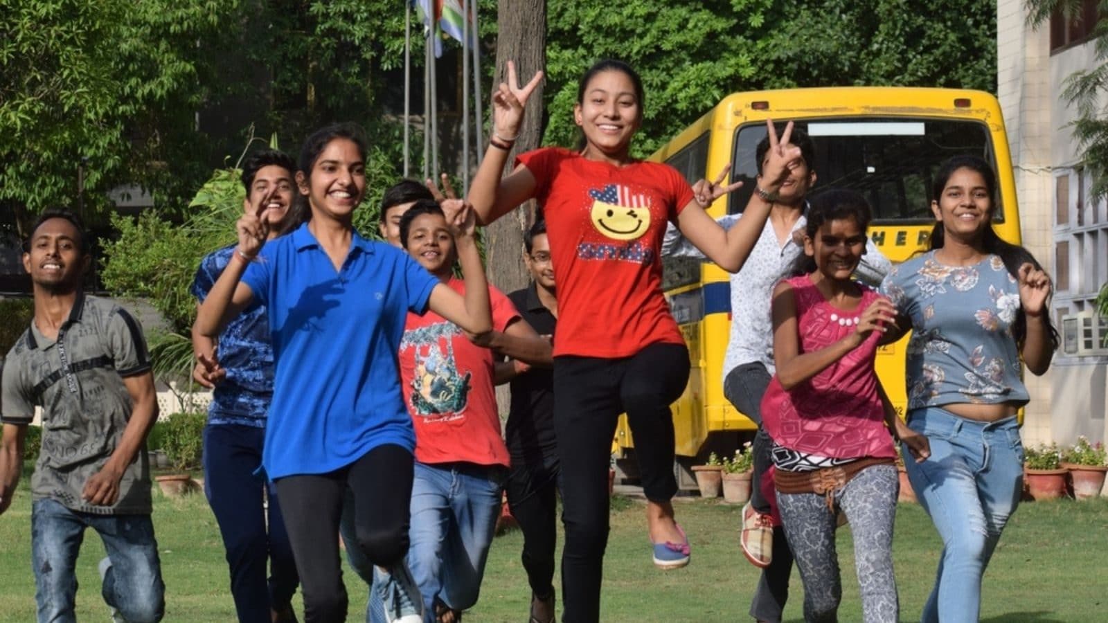 TN SSLC Result: பத்தாம் வகுப்பு பொதுத்தேர்வில் 90.7% பேர் தேர்ச்சி: மாணவிகளே அதிகம்