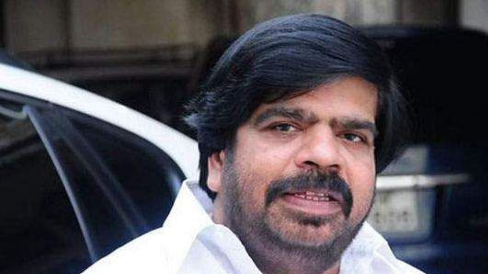 அமெரிக்கா செல்லும் முன் செய்தியாளர்களை சந்திக்கிறார் டி.ஆர்