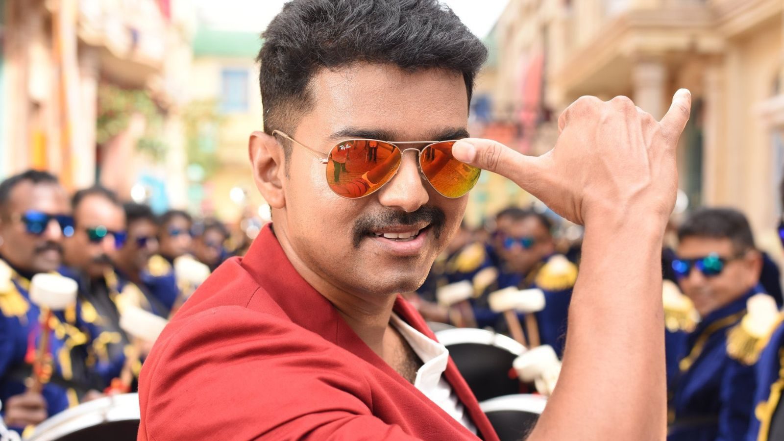 Thalapathy Vijay: பிரபலங்களின் பிறந்தநாள் வாழ்த்து மழையில் விஜய்!