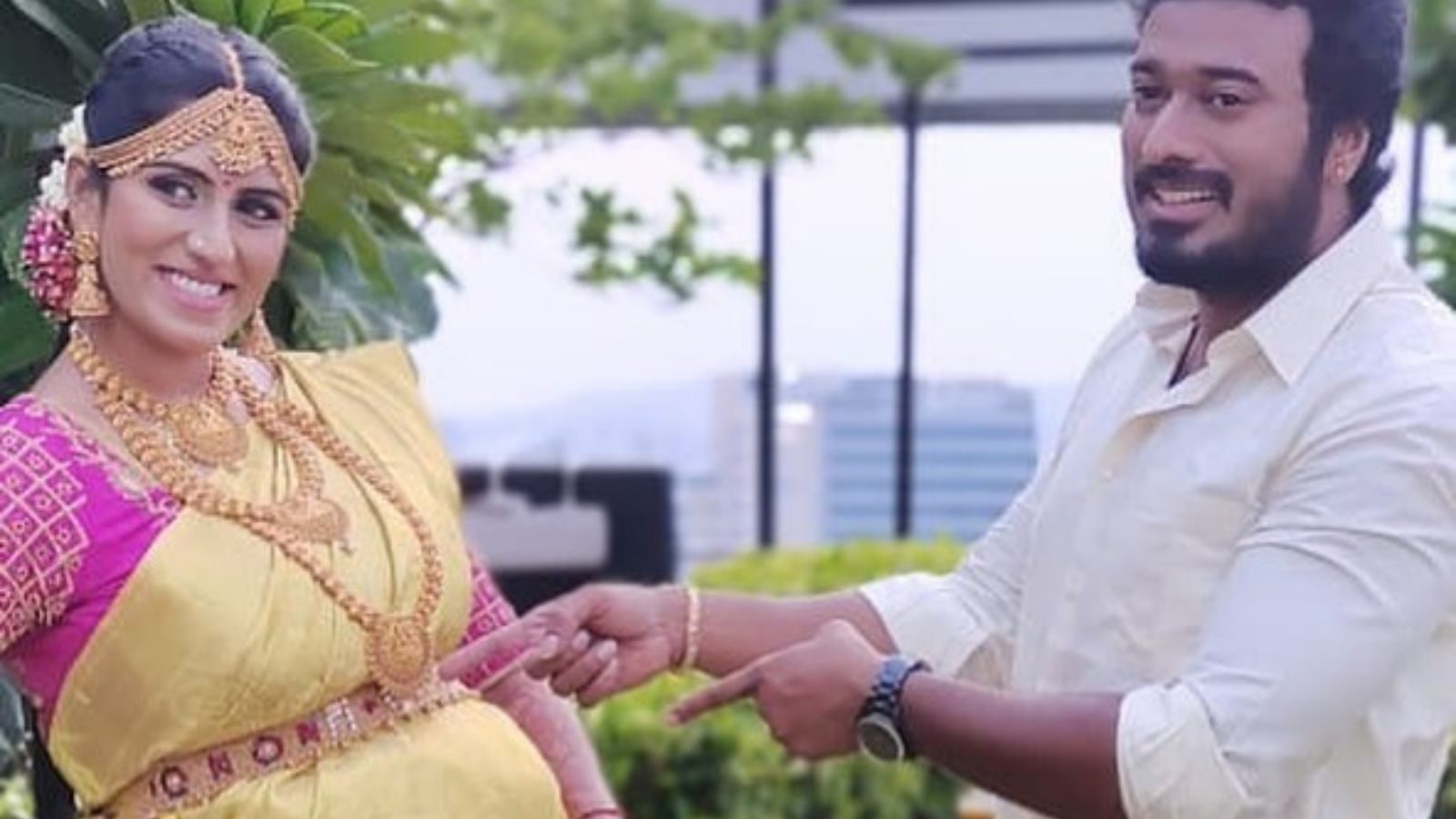 பாவம் கணேசன் நவீன் மனைவி கிருஷ்ணகுமாரி வளைகாப்பு - வைரலாகும் படங்கள்