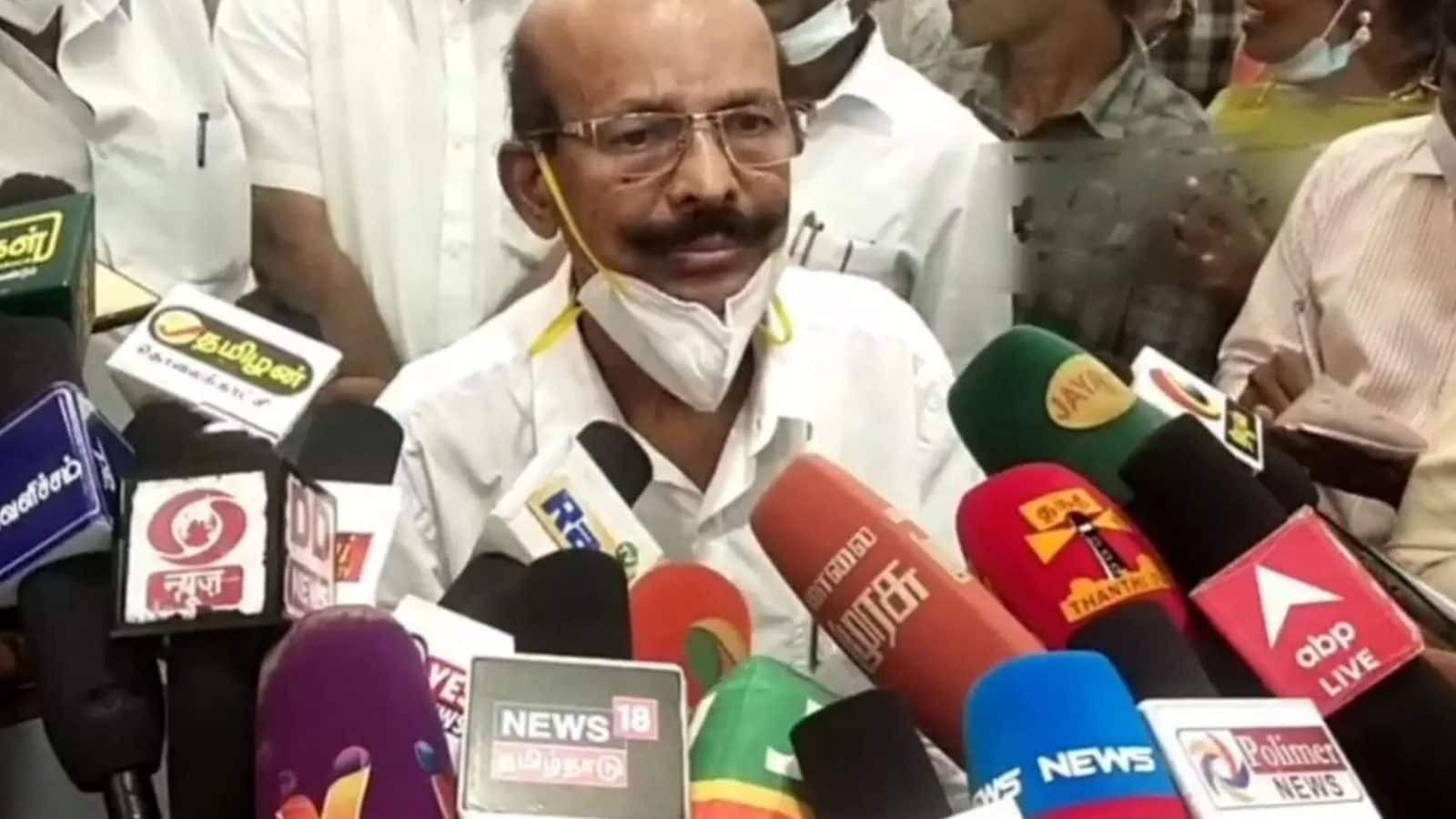 இரட்டை வேடம் போடும் பாஜக..  பொன்னையன் பேச்சால் அதிமுக கூட்டணியில் சலசலப்பு