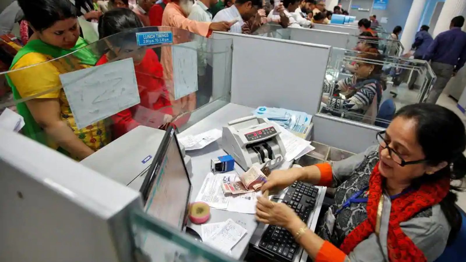 சிட்டி யூனியன் வங்கியில் பல்வேறு காலிப்பணியிடங்கள் - விண்ணப்பிக்க நாளையே கடைசி நாள்